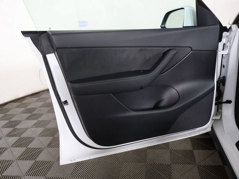 Used 2022 Tesla Model Y Long Range AWD/4WD image 26