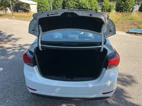 Used 2014 Hyundai Elantra Limited FWD image 29