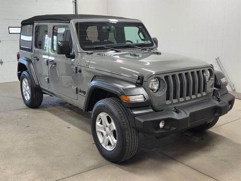 Used 2022 Jeep Wrangler Unlimited Sport AWD/4WD image 7