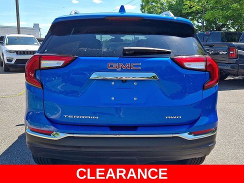 Used 2024 GMC Terrain SLT AWD/4WD image 5