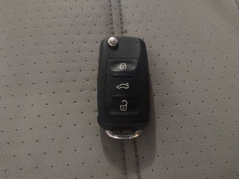 Used 2015 Volkswagen Passat 1.8T Limited Edition image 32