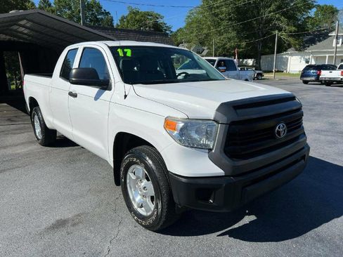 Used 2017 Toyota Tundra SR5 image 2