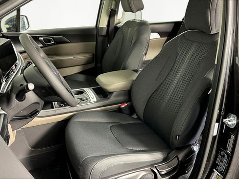 New 2026 Kia Carnival LX FWD image 16