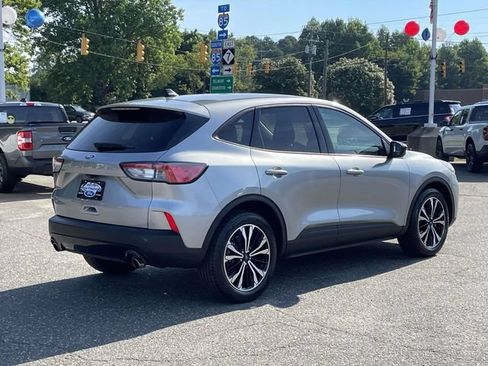 Certified 2022 Ford Escape SE w/ SE Sport Appearance Package FWD image 6