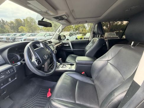 Used 2017 Toyota 4Runner Limited AWD/4WD image 6
