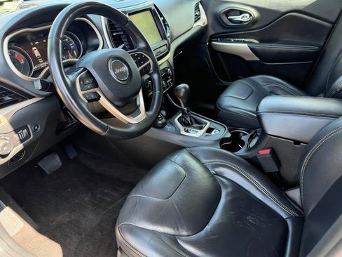 Used 2018 Jeep Cherokee Limited w/ High Altitude Package AWD/4WD image 19