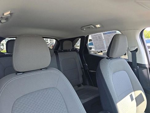 Used 2022 Ford Escape SE image 34
