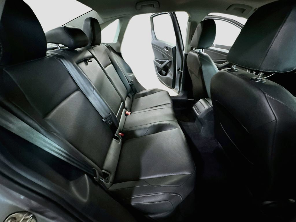 Used 2019 Volkswagen Jetta SE w/ Cold Weather Package FWD image 33