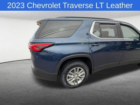 Used 2023 Chevrolet Traverse LT AWD/4WD image 9