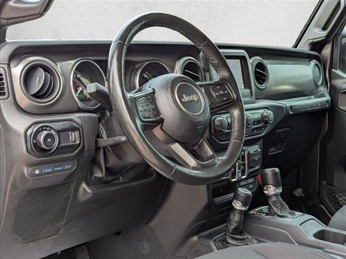 Used 2023 Jeep Wrangler Unlimited w/ Cold Weather Group AWD/4WD image 10
