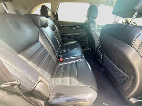 Used 2017 Kia Sorento SX FWD image 26