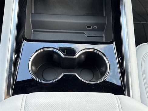 New 2026 Chevrolet Suburban Premier image 38