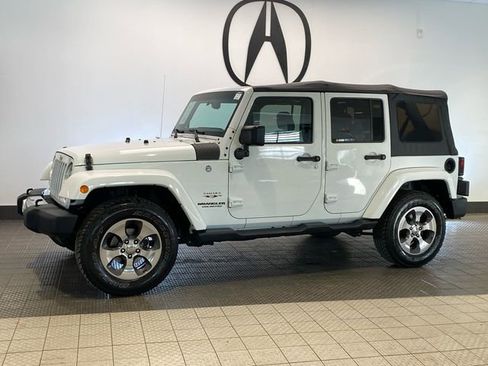 Used 2017 Jeep Wrangler Unlimited Sahara w/ Connectivity Group image 3