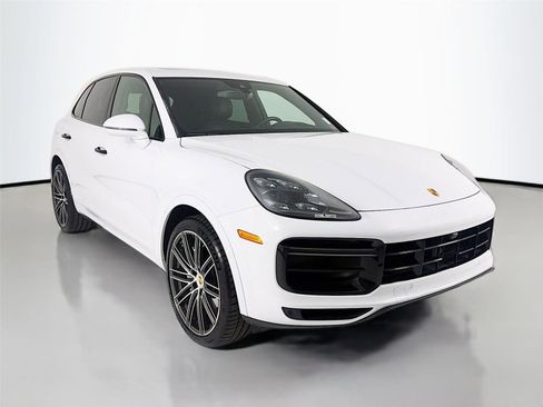 Used 2022 Porsche Cayenne Turbo AWD/4WD image 29