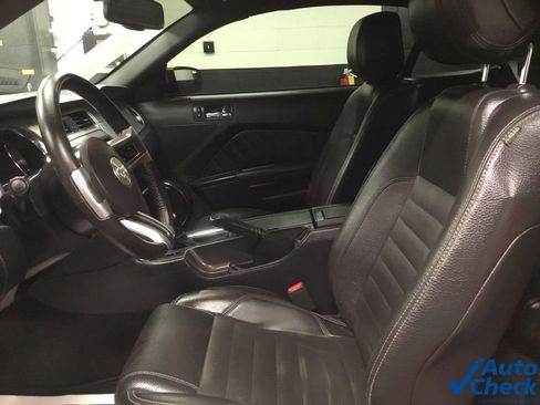 Used 2012 Ford Mustang GT Premium image 32