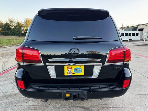 Used 2011 Lexus LX 570 4WD w/ Luxury Pkg image 5