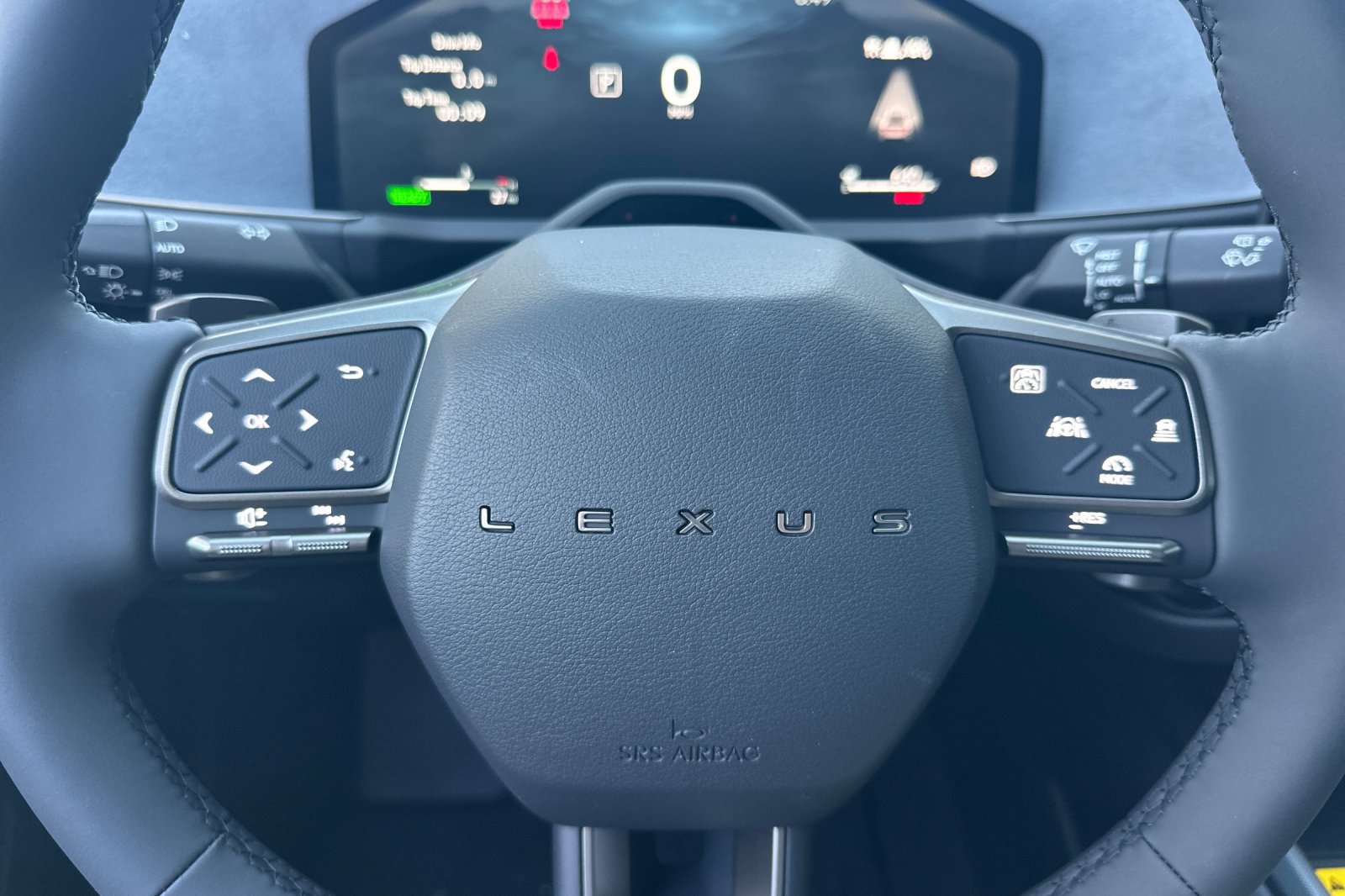 New 2026 Lexus ES 350h w/ Cold Area Package FWD image 19