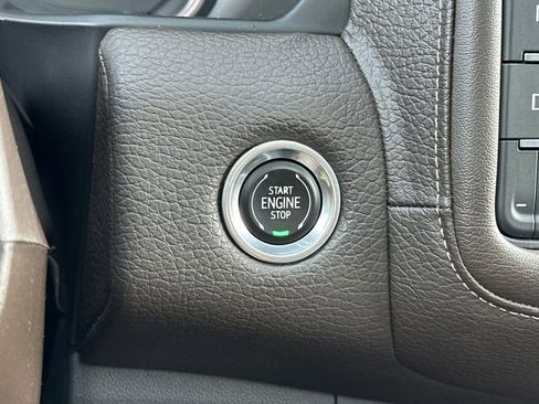 Used 2021 GMC Yukon Denali w/ Denali Premium Package image 24