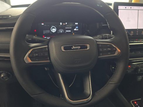 Used 2025 Jeep Compass Limited w/ High Altitude Package image 8