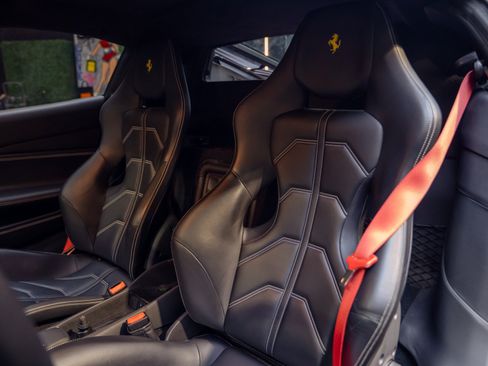 Used 2017 Ferrari 488 GTB RWD image 24