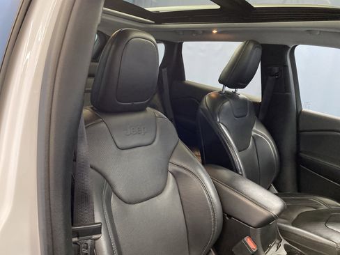 Certified 2019 Jeep Cherokee Limited w/ Trailer Tow Group image 41