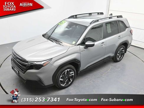 Used 2025 Subaru Forester Premium image 29