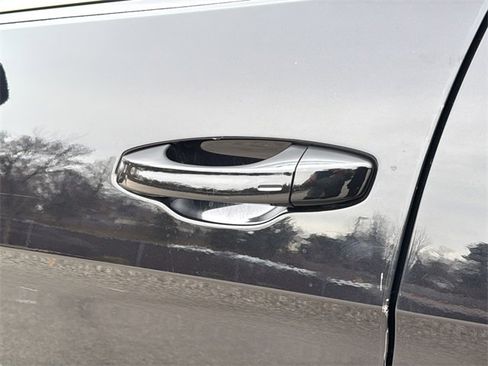 Used 2021 Volkswagen Atlas SE w/ Towing Package image 7