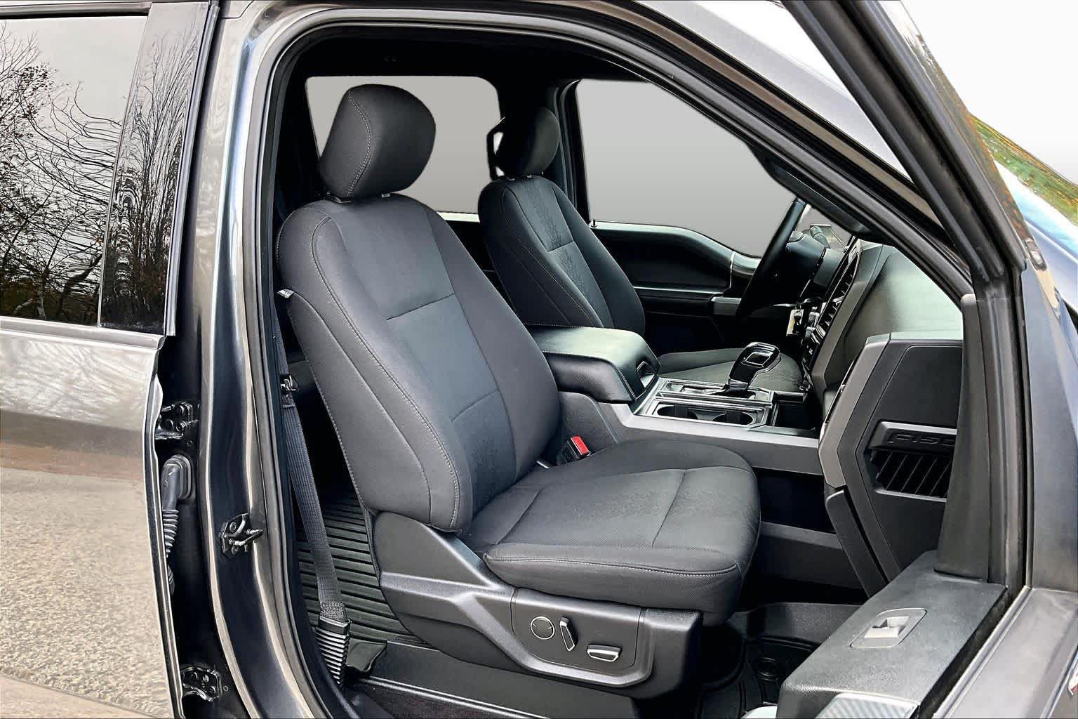 Used 2018 Ford F150 XLT w/ Equipment Group 302A Luxury AWD/4WD image 8