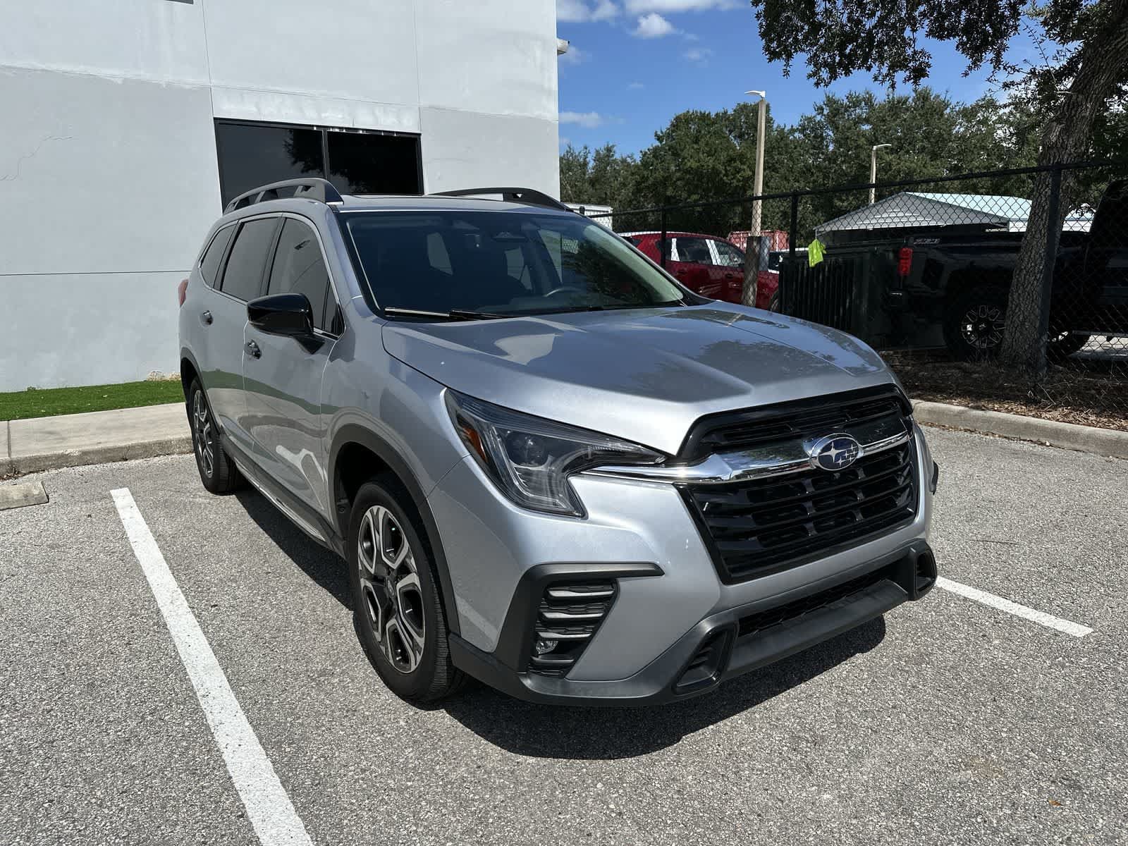 Used 2025 Subaru Ascent Limited AWD/4WD image 11