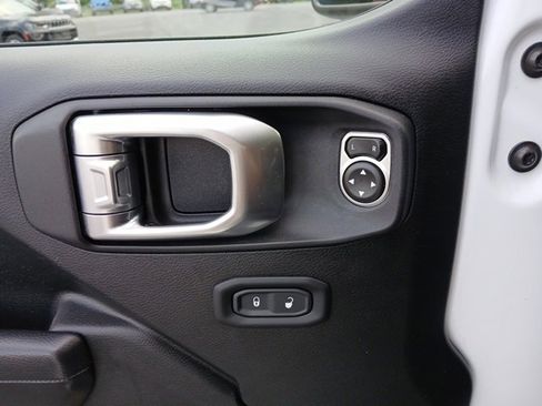 Certified 2020 Jeep Gladiator Sport w/ Quick Order Package 24S image 27