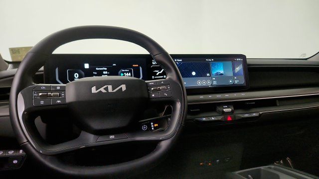 Used 2024 Kia EV9 Light Long Range RWD image 69