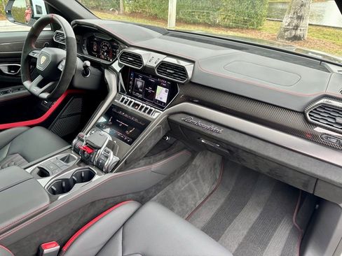 Used 2024 Lamborghini Urus Performante image 25