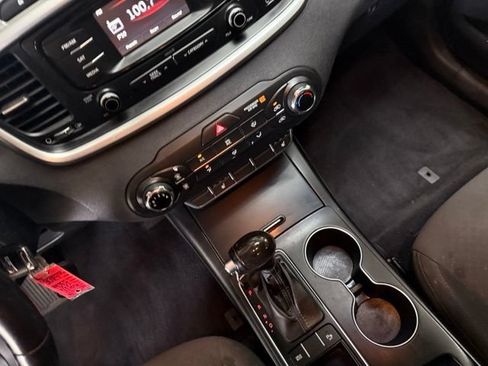Used 2016 Kia Sorento FWD w/ LX Convenience Package image 26