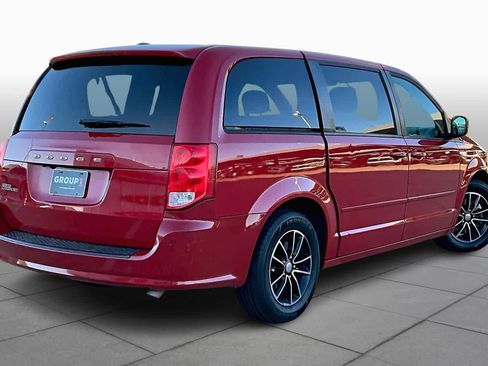 Used 2016 Dodge Grand Caravan SE image 11