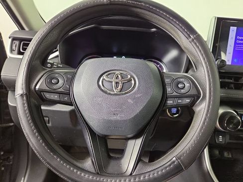 Used 2024 Toyota RAV4 XLE FWD image 21