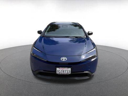 Used 2025 Toyota Prius LE image 4