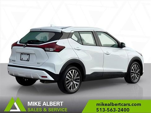 Used 2021 Nissan Kicks SV image 4