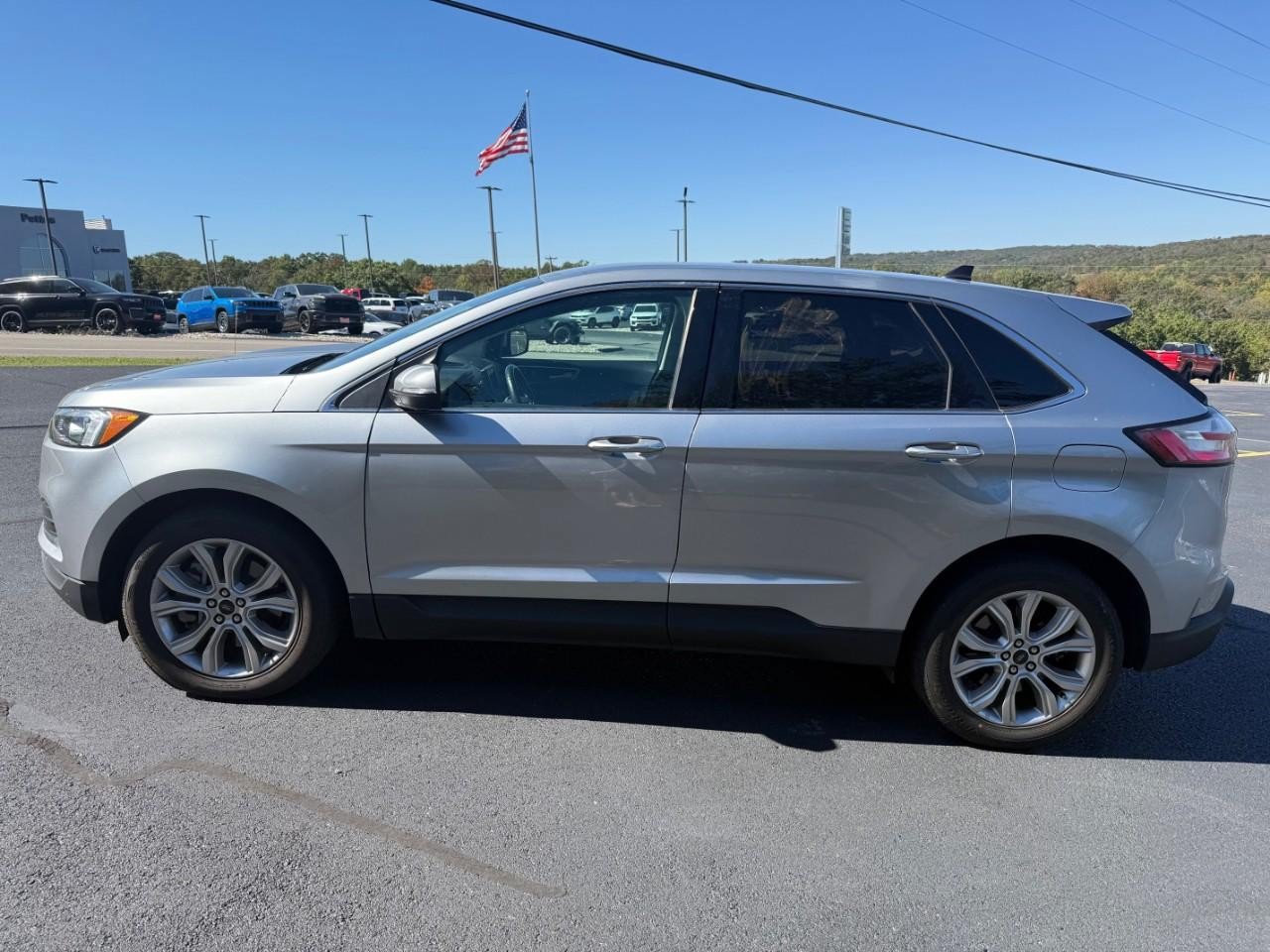 Certified 2024 Ford Edge Titanium AWD/4WD image 2