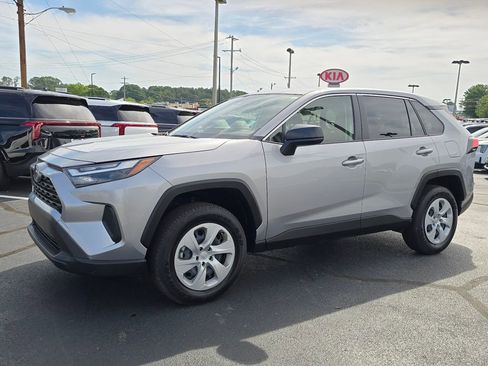 Used 2025 Toyota RAV4 LE FWD image 7