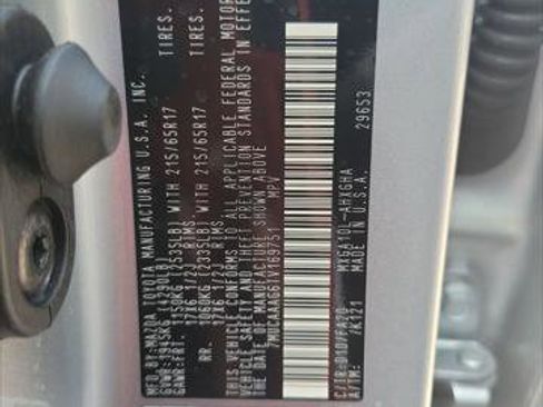 Certified 2026 Toyota Corolla Cross LE FWD image 38