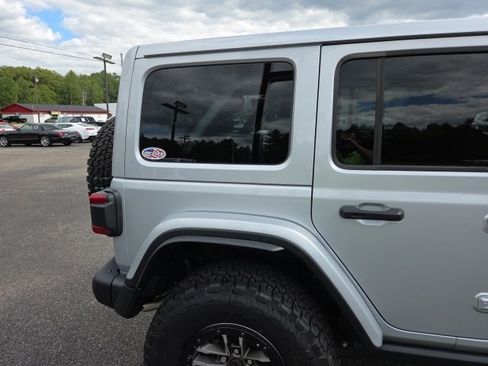 Used 2024 Jeep Wrangler Unlimited Rubicon 392 image 97