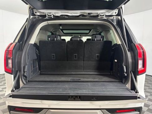 Used 2025 Ford Expedition Platinum image 14