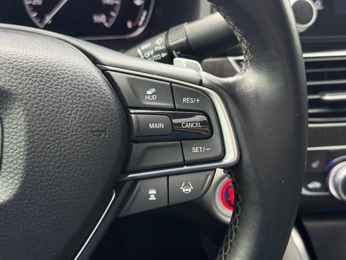Used 2018 Honda Accord Touring image 21