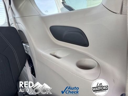 Used 2023 Chrysler Voyager LX image 15