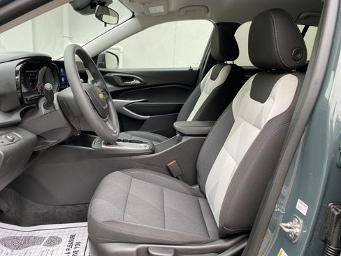Used 2026 Chevrolet Trax LS w/ LS Convenience Package FWD image 16