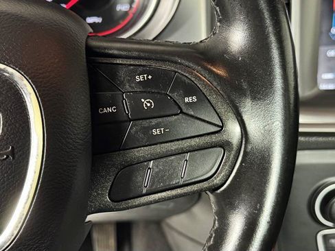 Used 2023 Dodge Charger SXT RWD image 16