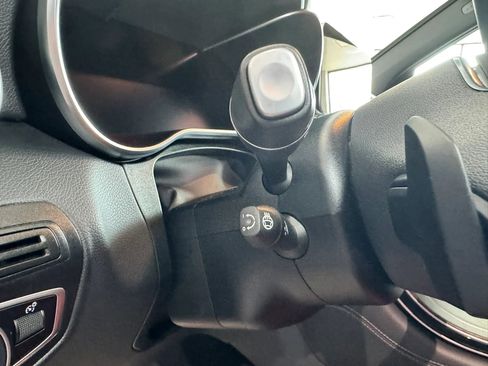 Used 2020 Mercedes-Benz GLC 300 4MATIC image 24