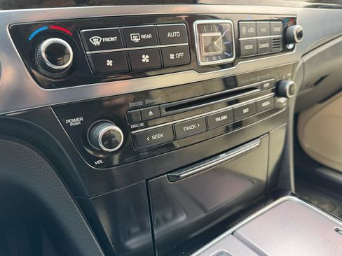 Used 2016 Hyundai Equus Signature image 35