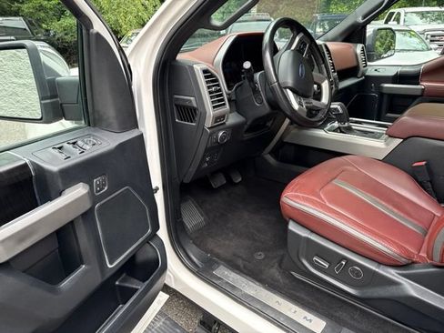 Used 2019 Ford F150 Platinum w/ Equipment Group 701A Luxury AWD/4WD image 14