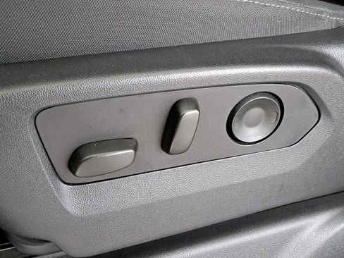 Used 2025 Chevrolet Silverado 1500 LT image 26